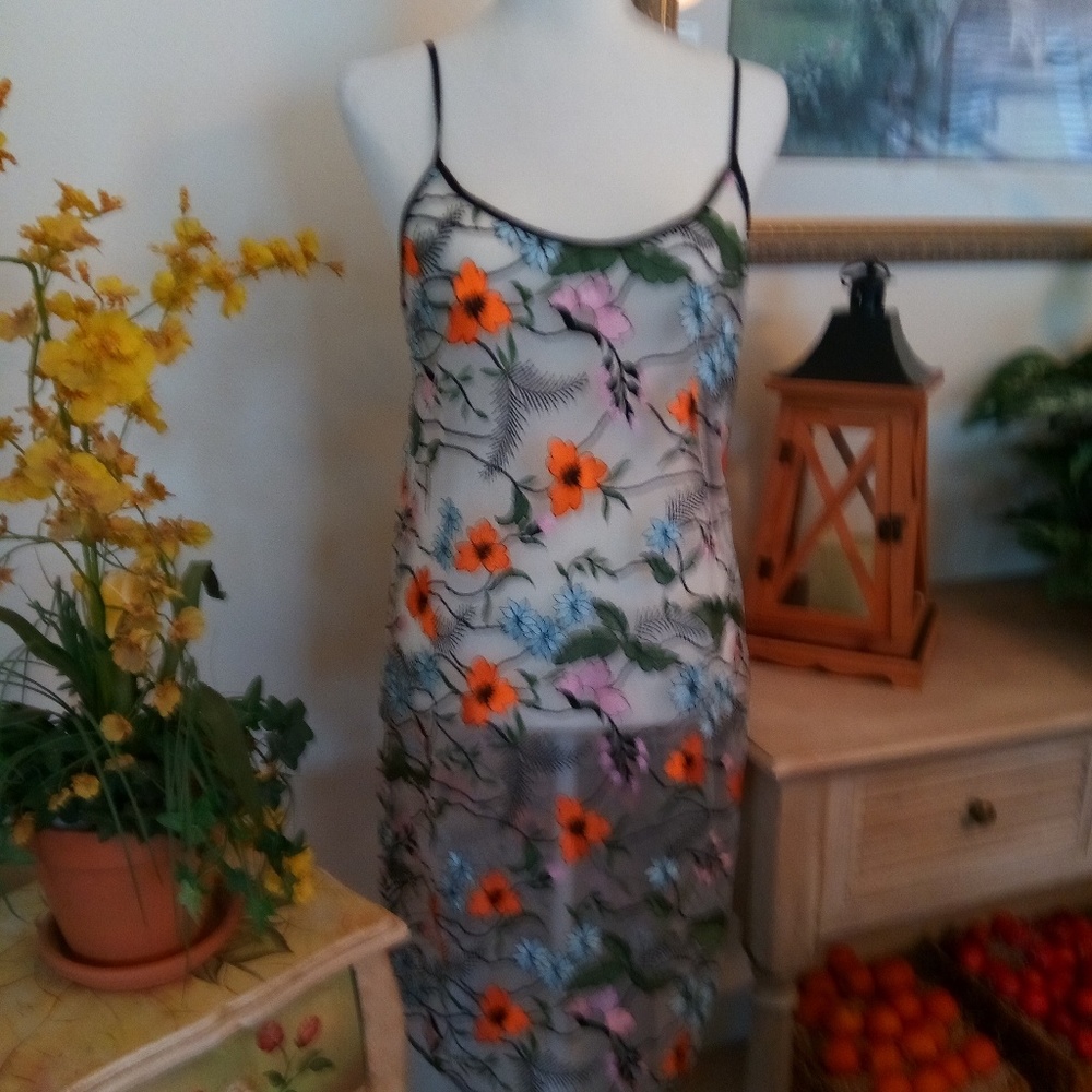 Forever 21/NWT embroidered flower dress